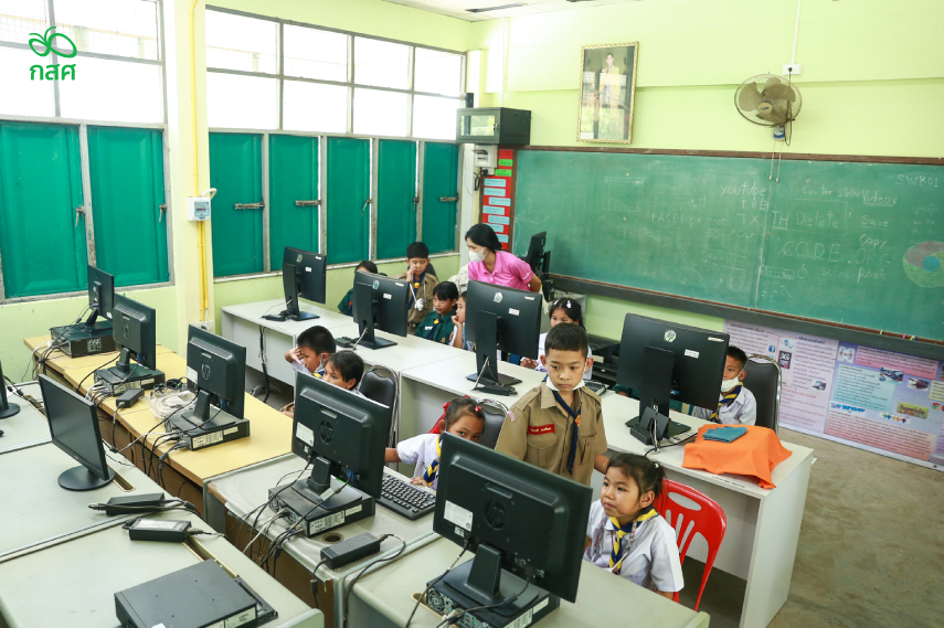 ห้องเรียนคอมพิวเตอร์ในโรงเรียนรัฐบาล