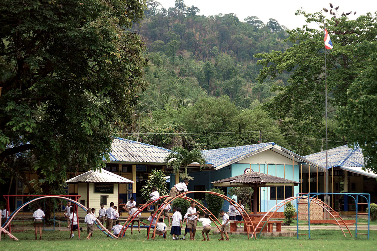 โรงเรียนในพื้นที่ห่างไกล